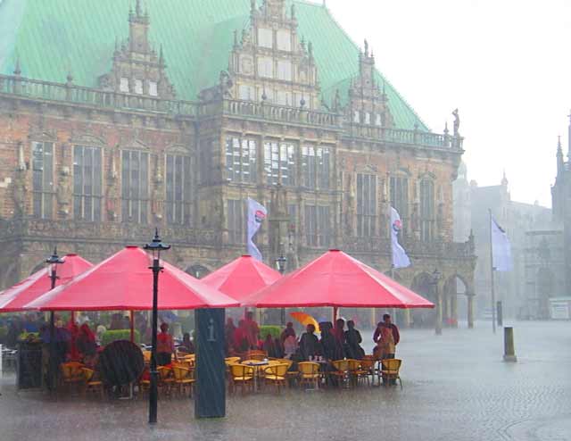 Rathaus Bremen im Regen